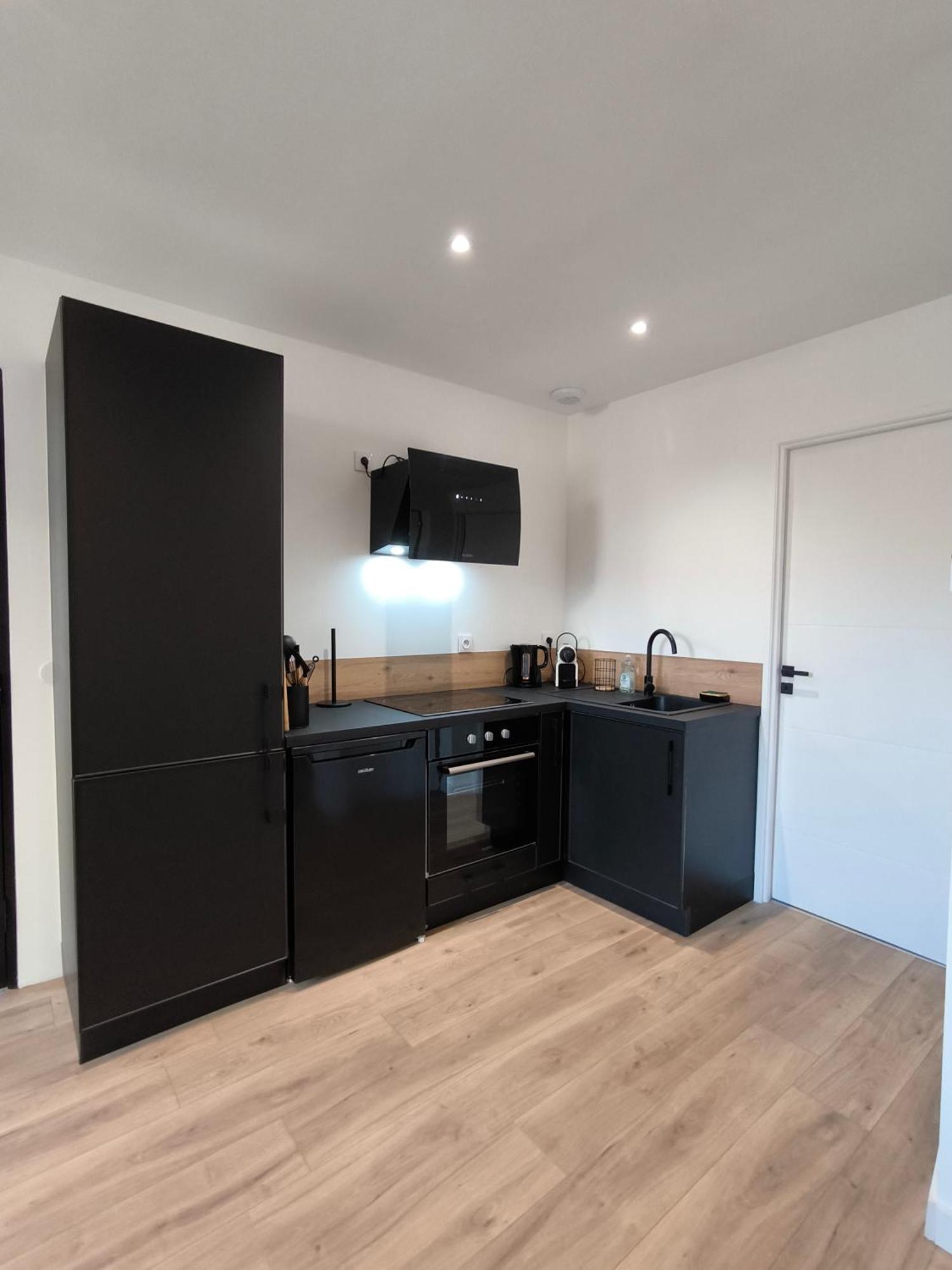 Sublime T2 En Plein Centre Climatise Apartment Montelimar Exterior photo